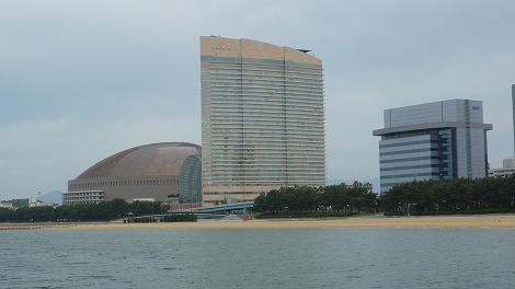 福岡ドームとヒルトンホテル